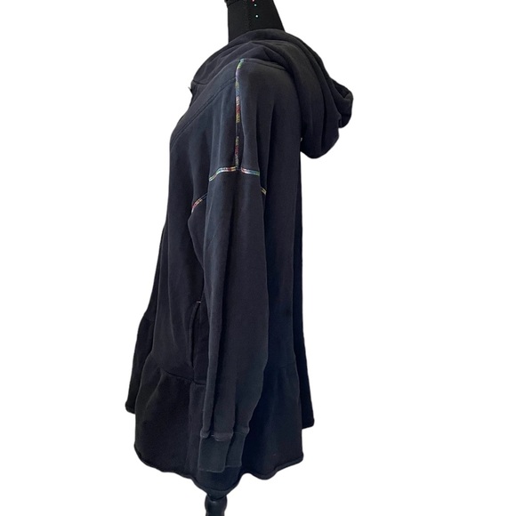 SOMETHING NAVY DOTTIE HOODED SWEATSHIRT DRESS IN BLACK - Picture 6 of 10